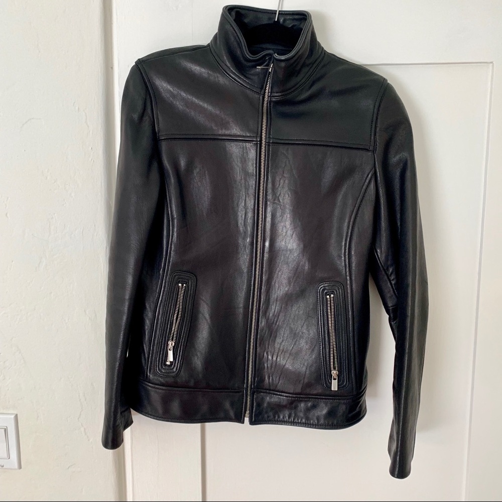 Fitted genuine leather jacket